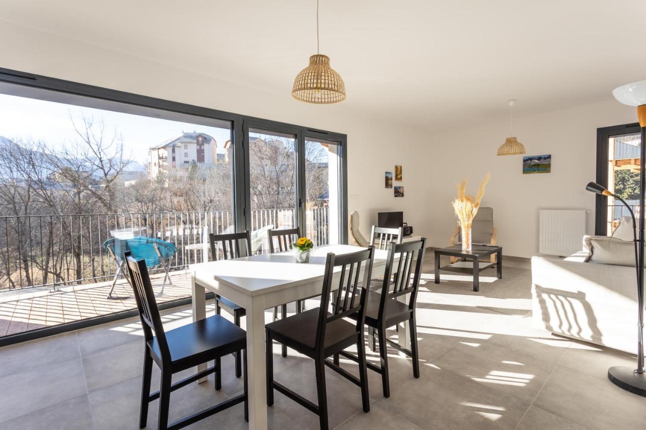 Au Calme Des Sommets - Vue Montagne Apartment Embrun Exterior foto